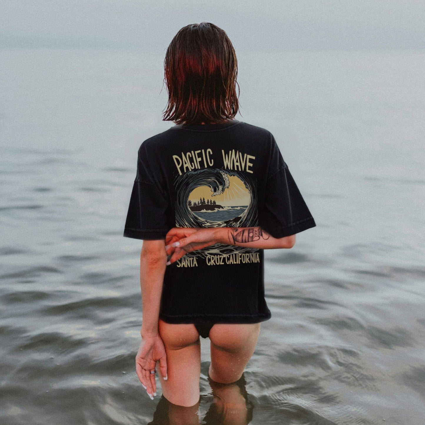 Santa Cruz California Surf Shirt – women's Retro dyed Wave Design heavyweight Tee