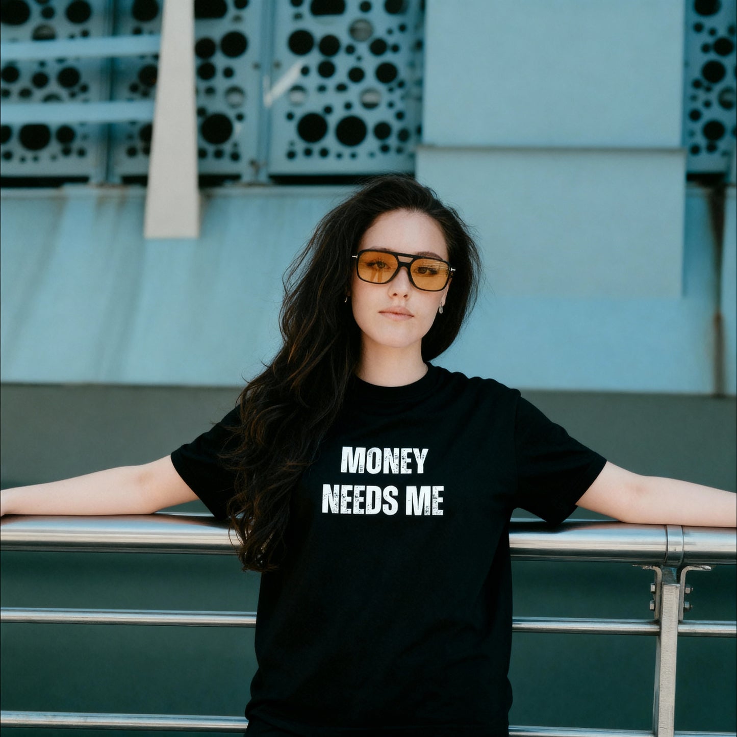 Money needs me - Women's Soft T-Shirt