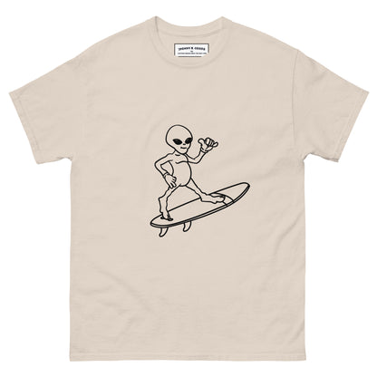 Alien Surfer Men's classic tee