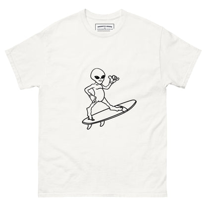 Alien Surfer Men's classic tee