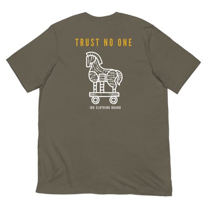 Trust No one Women's -shirt