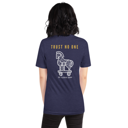 Trust No one Women's -shirt